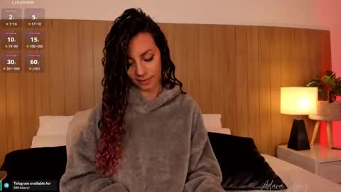 Adara Lpez online show from 02/11/25, 11:54