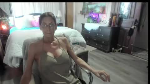 Snapshot of miss_trixie chatting on 07/17/26, 04:34 Trixie007 online show from 07/17/26, 04:34