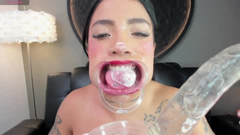 Vaiolette online show from 01/10/25, 02:02