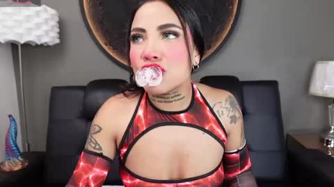 Vaiolette online show from 04/18/26, 11:14