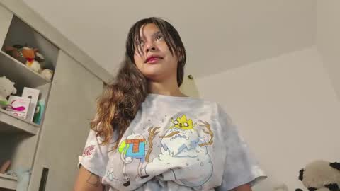 Snapshot of miss_valery2 chatting on 05/08/26, 01:33 hanna online show from 05/08/26, 01:33