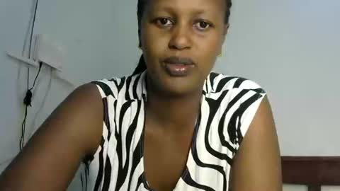 miss_vall online show from 12/30/24, 11:15