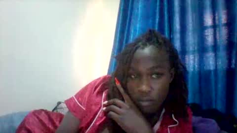 Snapshot of miss_vall chatting on 11/19/25, 12:16 miss_vall online show from 11/19/25, 12:16