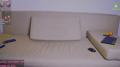 Snapshot of miss_vero chatting on 12/17/24, 01:50 Just Vero online show from 12/17/24, 01:50