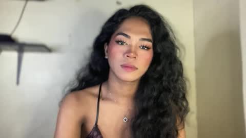 miss_veron_xoxo online show from 12/18/25, 08:15