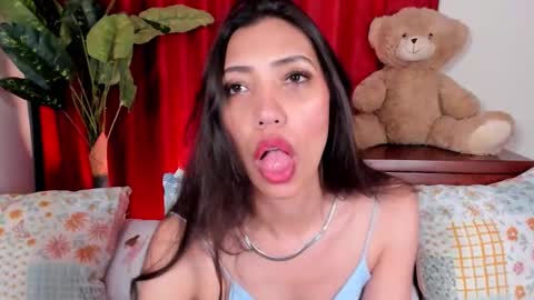 Miss Veronica online show from 10/21/25, 01:12