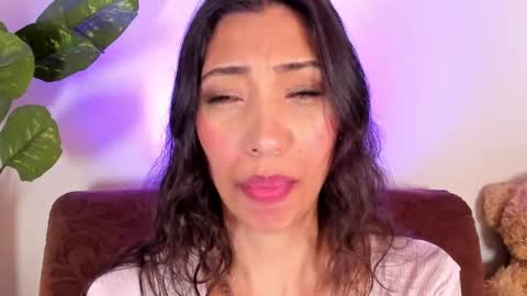 Miss Veronica online show from 03/31/26, 02:06