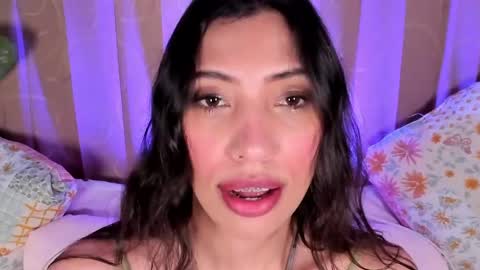 Snapshot of miss_veronica2 chatting on 05/29/26, 01:09 Miss Veronica online show from 05/29/26, 01:09
