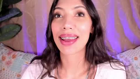 Snapshot of miss_veronica2 chatting on 06/13/26, 01:53 Miss Veronica online show from 06/13/26, 01:53
