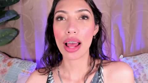 Snapshot of miss_veronica2 chatting on 06/16/26, 01:03 Miss Veronica online show from 06/16/26, 01:03