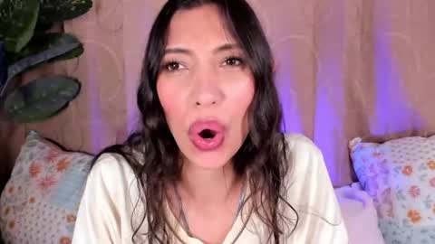 Snapshot of miss_veronica2 chatting on 06/19/26, 02:21 Miss Veronica online show from 06/19/26, 02:21