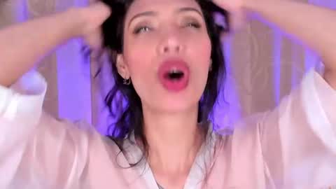 Snapshot of miss_veronica2 chatting on 06/25/26, 01:26 Miss Veronica online show from 06/25/26, 01:26