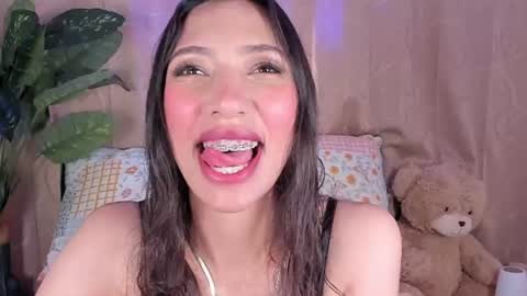 Snapshot of miss_veronica2 chatting on 07/08/26, 01:04 Miss Veronica online show from 07/08/26, 01:04