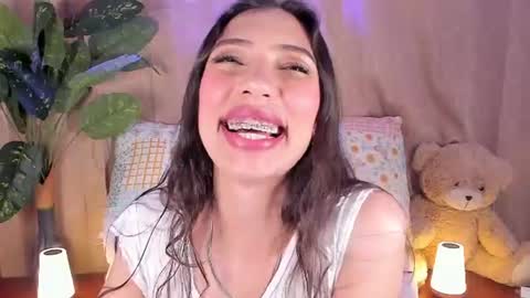 Snapshot of miss_veronica2 chatting on 07/13/26, 01:47 Miss Veronica online show from 07/13/26, 01:47