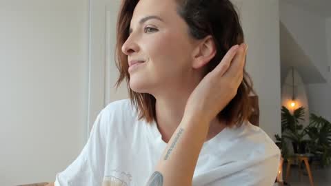 Alexandra Thorn online show from 03/01/26, 09:11