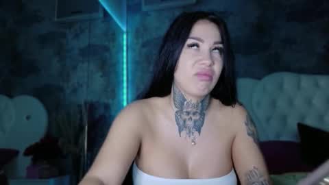 Snapshot of missangellxx chatting on 10/07/25, 10:23 missangellxx online show from 10/07/25, 10:23