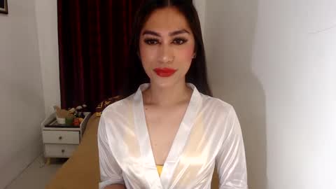 Snapshot of missangelxxx chatting on 12/23/24, 10:01 missangelxxx online show from 12/23/24, 10:01