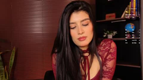 Snapshot of missatenea2 chatting on 05/29/26, 01:20 Laura online show from 05/29/26, 01:20