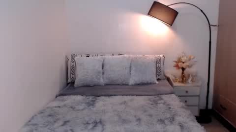 Snapshot of missaubreyfox chatting on 12/07/24, 03:52 Ms. Aubrey Fox online show from 12/07/24, 03:52