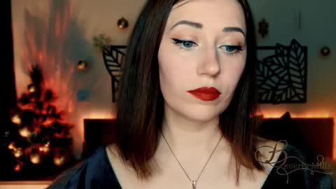 The divine Beverly online show from 12/19/24, 06:23