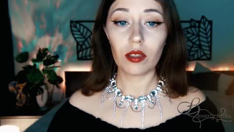 The divine Beverly online show from 01/11/25, 01:53