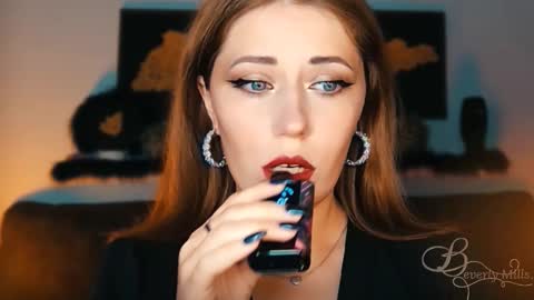 The divine Beverly online show from 09/17/25, 07:04