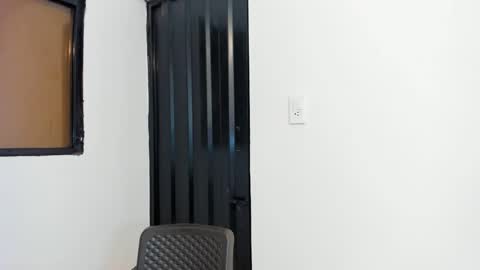 Snapshot of misscandy__ chatting on 01/11/25, 06:33 misscandy   online show from 01/11/25, 06:33