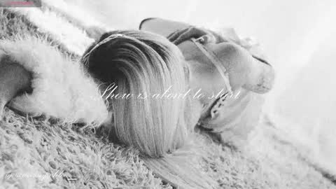 Chloe freelance model Please your thumbs up are important  online show from 10/30/25, 11:49