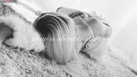 Chloe freelance model Please your thumbs up are important  online show from 04/28/26, 01:59