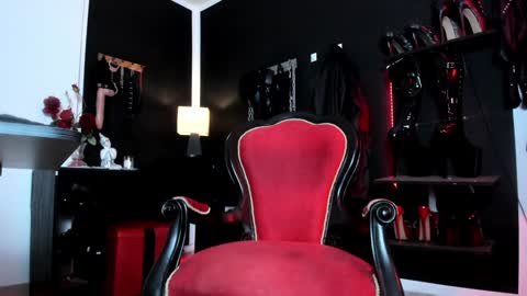 Missdarklady online show from 01/31/25, 01:43