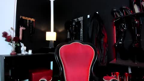 Missdarklady online show from 01/31/25, 10:42