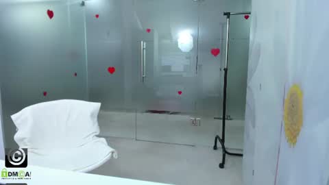 Snapshot of missdominna chatting on 06/11/26, 02:53 Miss Domina online show from 06/11/26, 02:53
