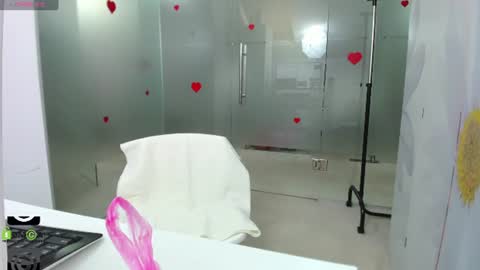 Snapshot of missdominna chatting on 07/04/26, 03:02 Miss Domina online show from 07/04/26, 03:02