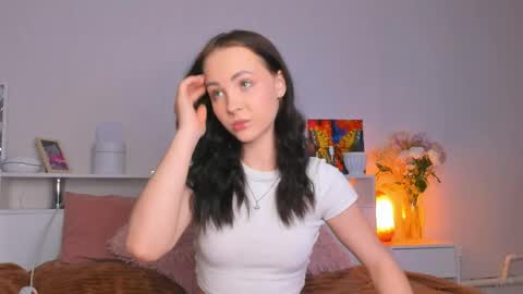 Hello dear my name Elisa online show from 04/17/26, 09:07