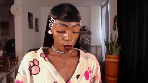 Emilie Diaz online show from 04/17/26, 04:54