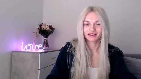 Snapshot of missemma1111 chatting on 03/07/25, 08:44 EMMA online show from 03/07/25, 08:44