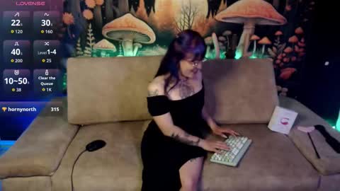 Luna online show from 09/18/25, 01:40