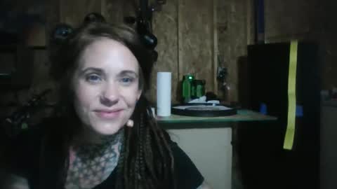 misshoneybadger333 online show from 09/25/25, 12:47