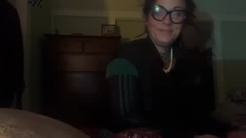 misshoneybadger333 online show from 11/08/25, 10:04