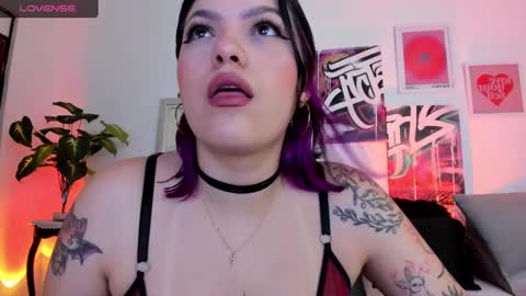 Annie online show from 02/01/25, 02:47