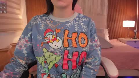 Snapshot of missisabella1 chatting on 12/27/24, 11:39 Bella Castillo online show from 12/27/24, 11:39