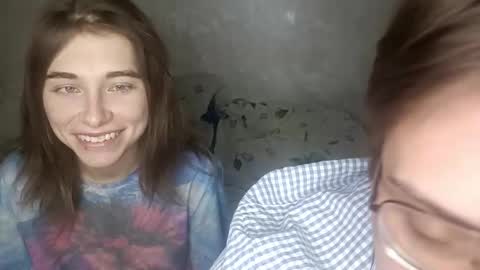 Ashley and Alex online show from 12/14/25, 04:23