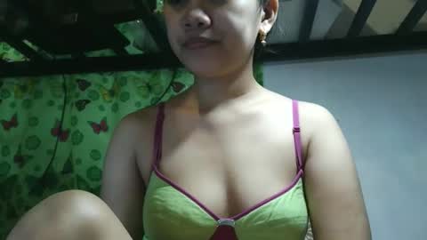 Snapshot of missjona08 chatting on 10/11/25, 03:28 Jona online show from 10/11/25, 03:28