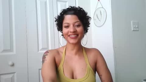 Snapshot of missjuulz chatting on 12/17/25, 08:48 Juulz online show from 12/17/25, 08:48