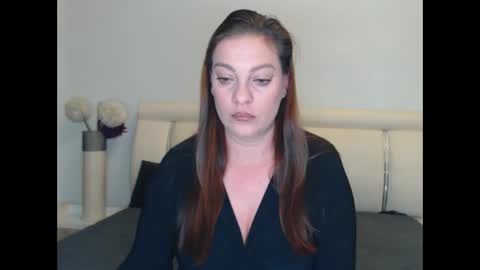 Snapshot of misskhloe chatting on 12/21/25, 05:20 Khloe online show from 12/21/25, 05:20