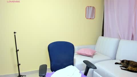Kimberly Alejandra online show from 06/22/26, 01:29