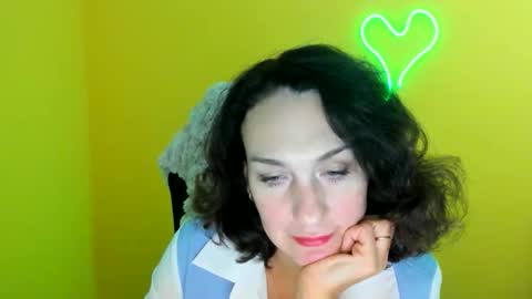 Christina online show from 11/03/25, 12:17