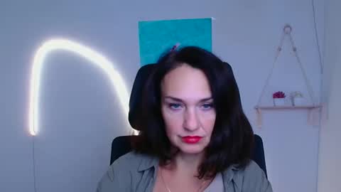 Christina online show from 12/18/25, 12:22