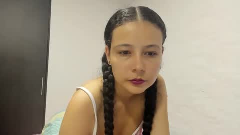 Snapshot of misslatinrose chatting on 09/13/25, 01:05 Rose online show from 09/13/25, 01:05