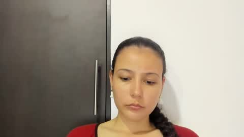 Snapshot of misslatinrose chatting on 09/25/25, 12:36 Rose online show from 09/25/25, 12:36
